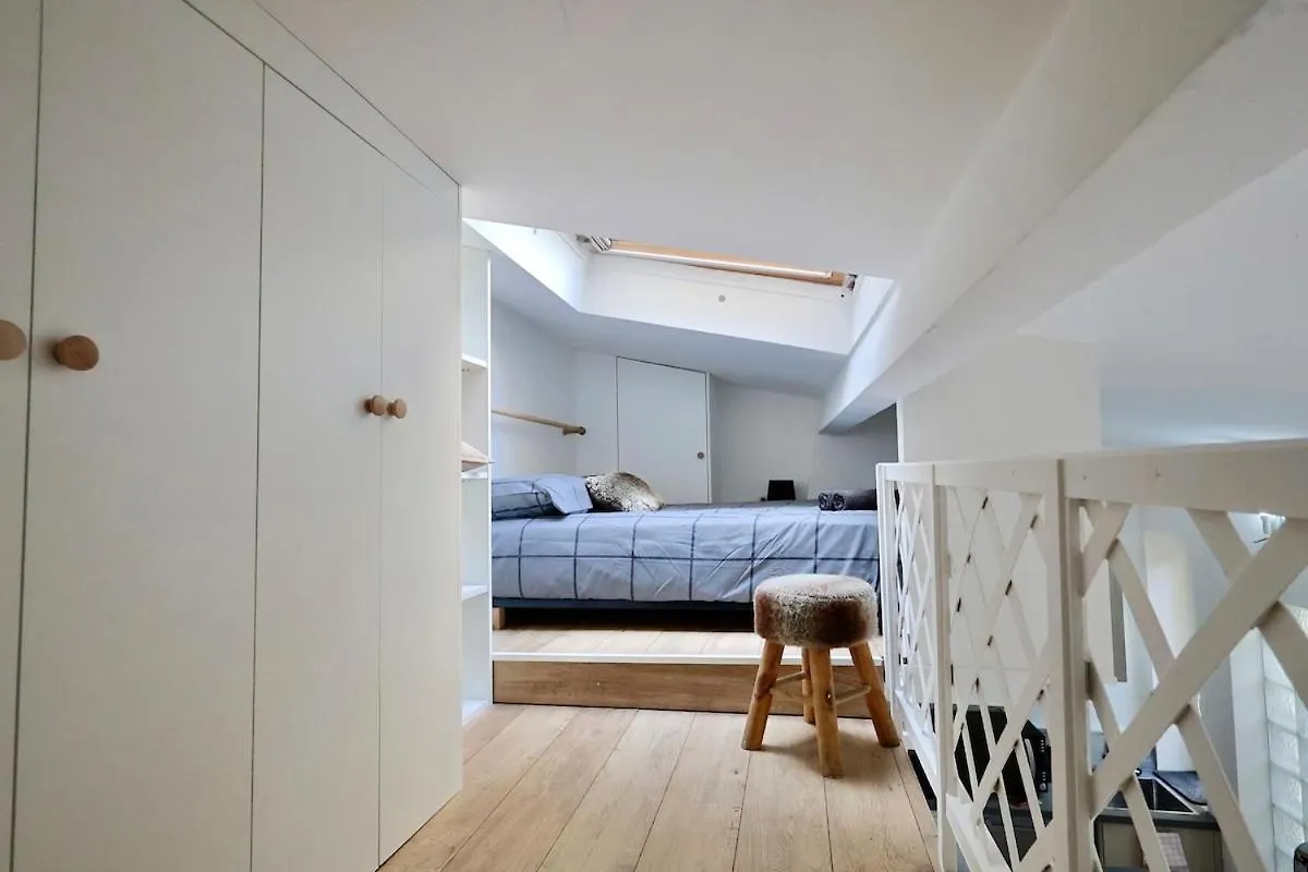 Ancienne Batisse En Plein Coeur Du Port Avec Clim Apartman Nizza Franciaország