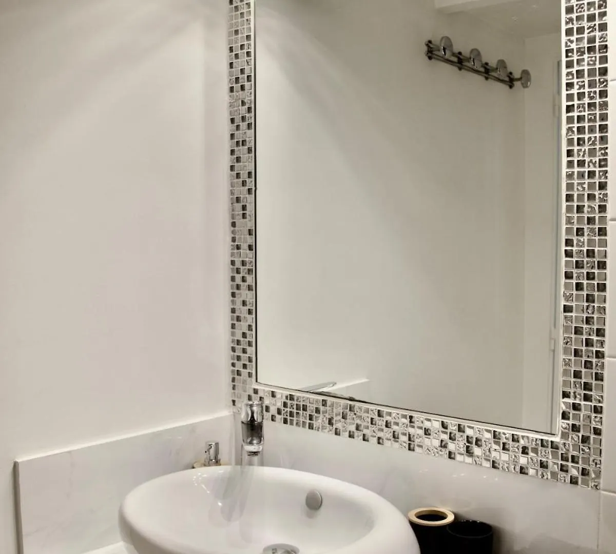 Ancienne Batisse En Plein Coeur Du Port Avec Clim Apartman Nizza Franciaország